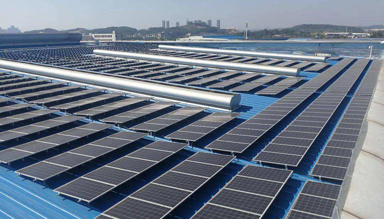 光伏支架國(guó)家標(biāo)準(zhǔn)，一個(gè)光伏板要多少個(gè)支架