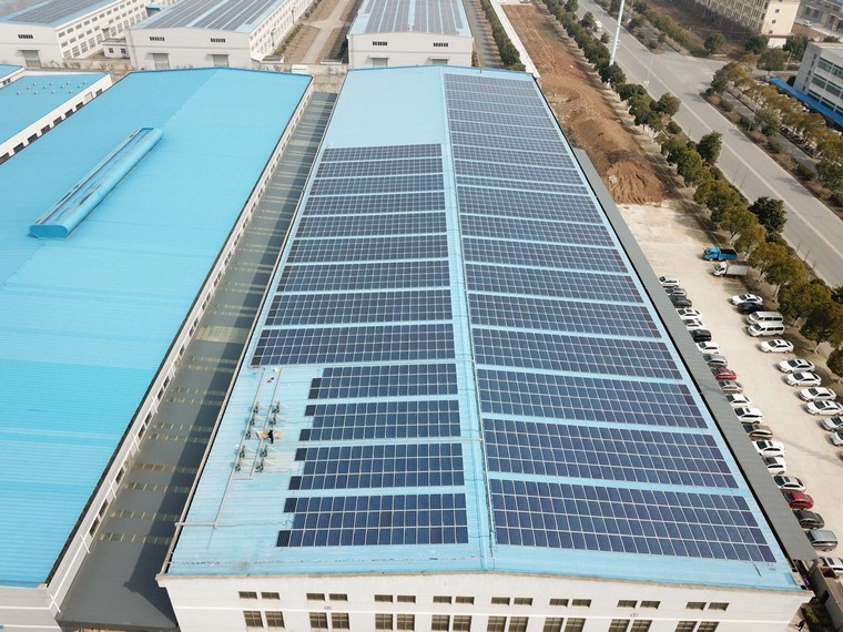 太陽能板的工作原理是怎樣的，太陽能發(fā)電板是什么原理