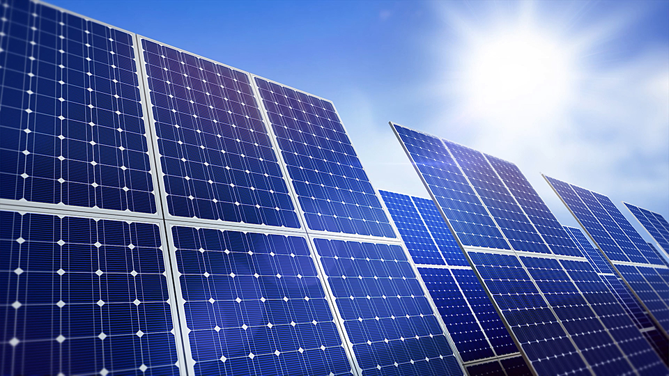 檢查直流匯流箱、交直流配電柜時(shí)，應(yīng)注意哪些要點(diǎn)